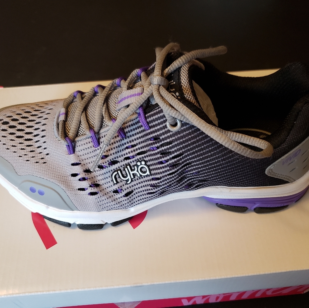 Ryka Vivid RZX Training Shoe Gary/Purple 6 1/5 New